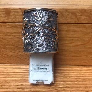 NWT Bath & Body Works Wallflowers Plug-in Silver Snowflake